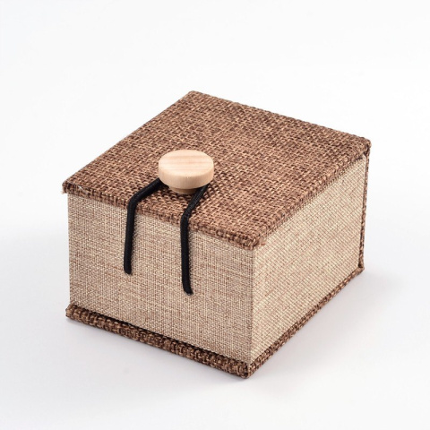 Drewniane pudełko na pierścionek
