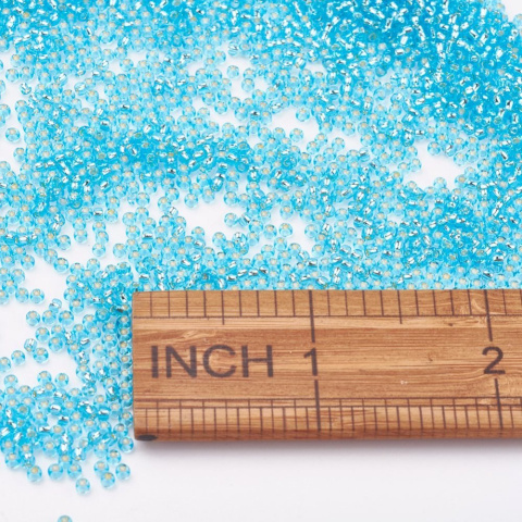 TOHO® niebeiski koraliki 11/0 (2mm), 10g (ok. 820szt) TOHO® niebeiski koraliki 11/0 (2mm), 10g (ok. 820szt)