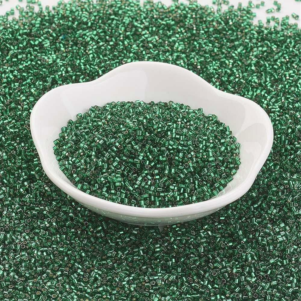 TOHO® zielone koraliki 15/0 (1,5mm), 10g (ok. 2156 szt)