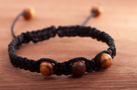 Bransoletka pleciona, 3 koraliki, makrama handmade