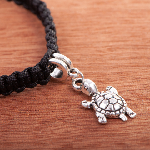 Bransoletka pleciona, żółw, czarna makrama handmade