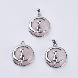 Zawieszka Kot na księżycu, naturalny Kwarc różowy i mosiądz, 32 x 27.5 x 10 mm