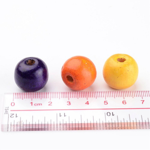 Kolorowe koraliki drewniane 50 szt.20mm, otwór 3-4mm Kolorowe koraliki drewniane 50 szt.20mm, otwór 3-4mm